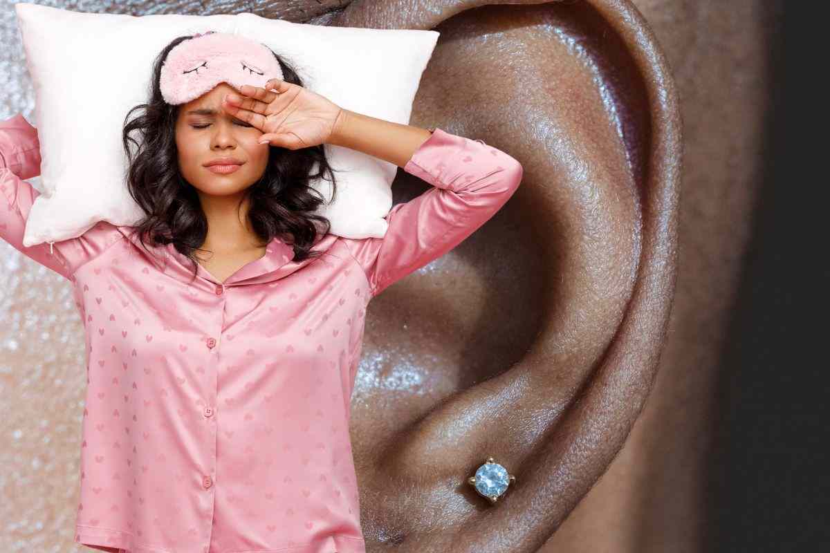 pulsante del sonno situato dietro l'orecchio