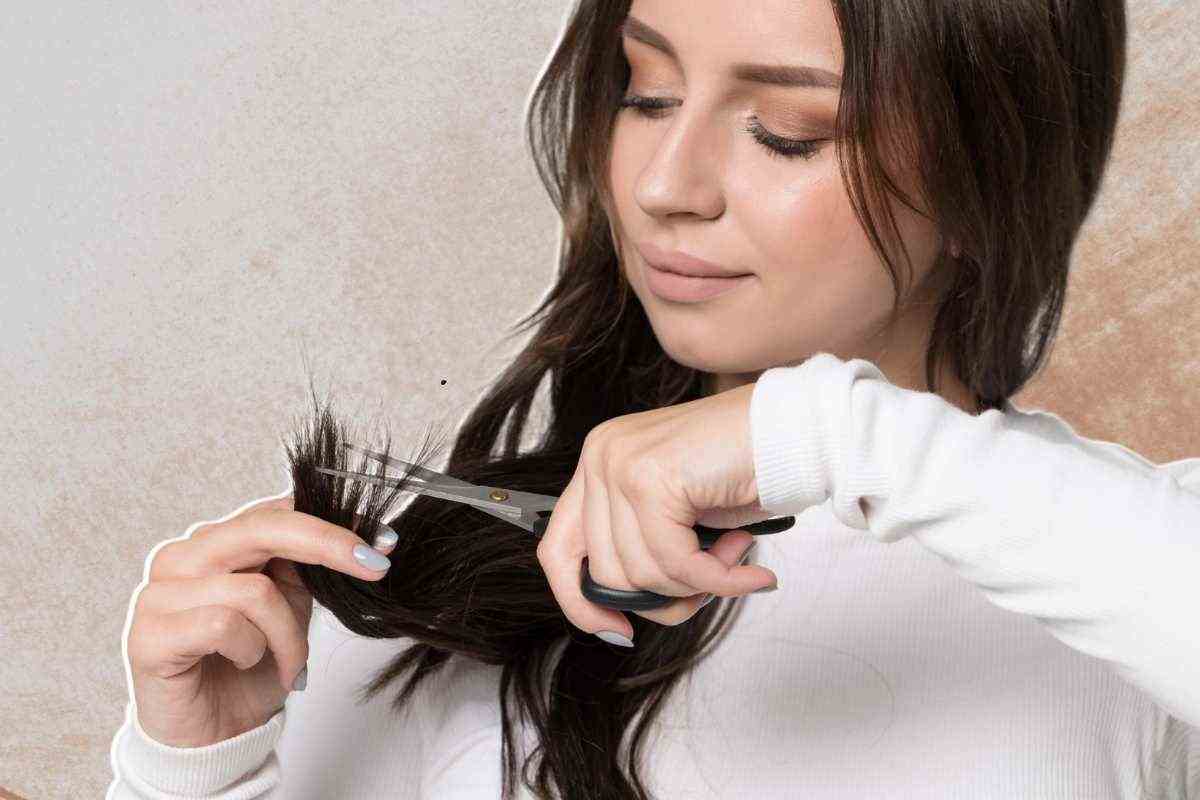 Tagliarsi i capelli da soli a casa: risparmi tempo e denaro