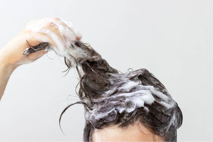 lo shampoo tutti i giorni è dannoso per i capelli