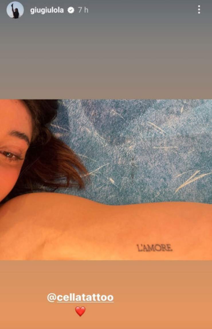 Il nuovo tatuaggio di Giulia Stabile