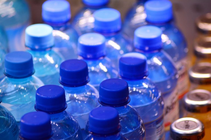 La classifica e il prezzo dell'acqua in bottiglia 2024