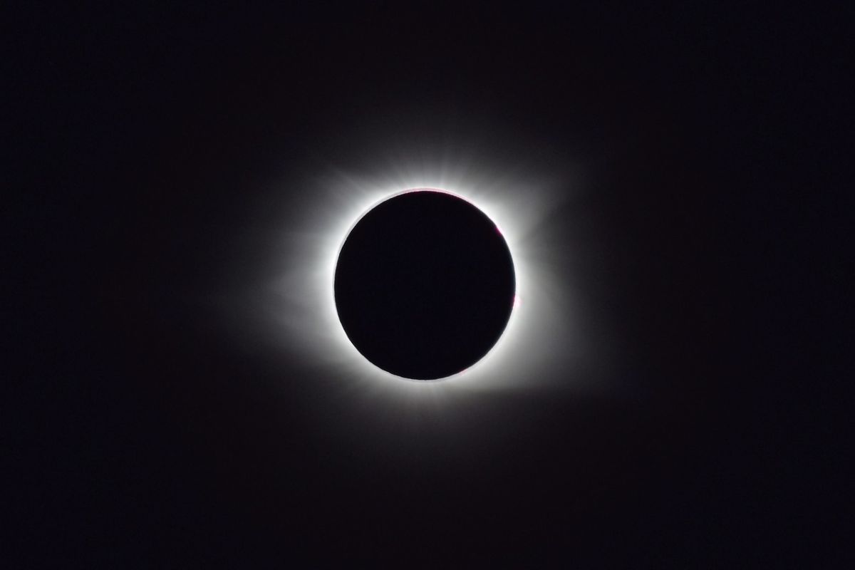Eclissi totale 8 aprile