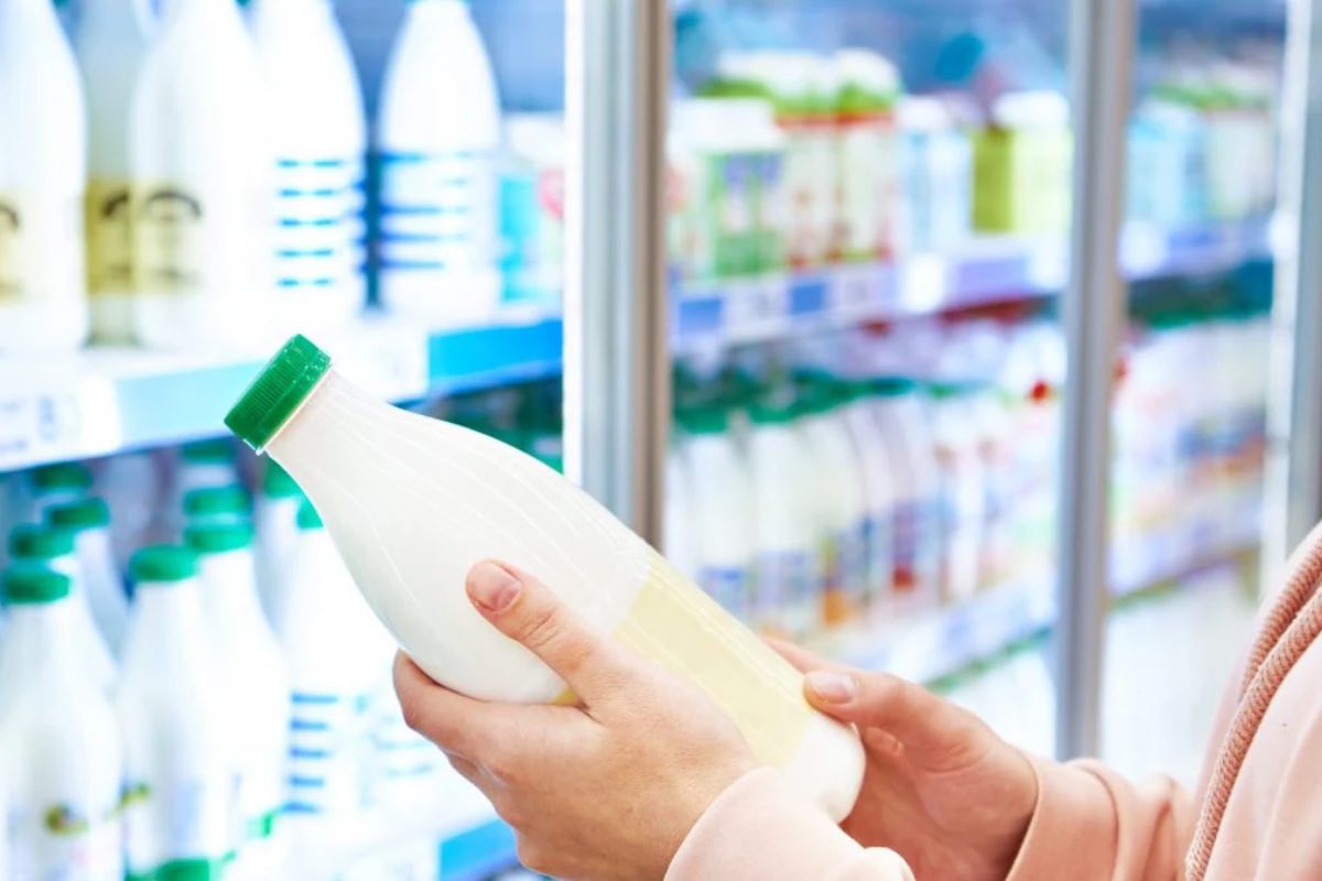 Latte ritirato dai supermercati