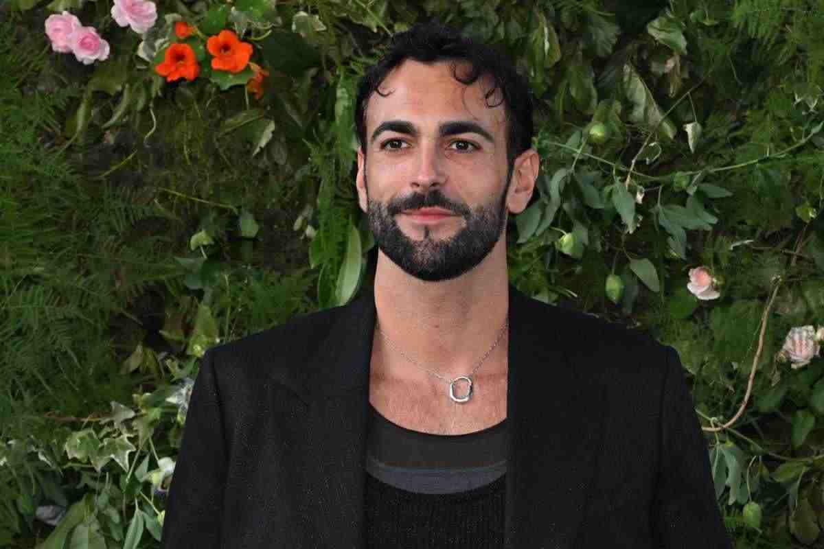 Marco Mengoni esce allo scoperto