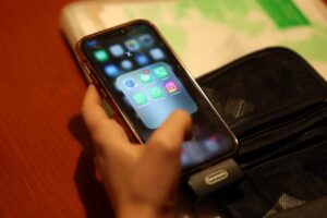 Telefono con social media