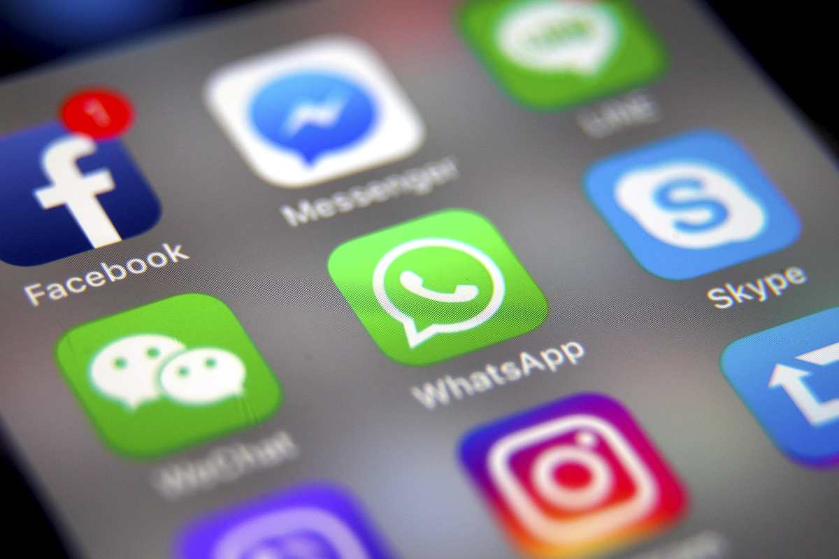 logo di varie app su una schermata smartphone