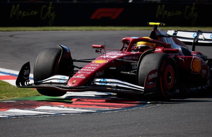 Ferrari SF-25 in pista