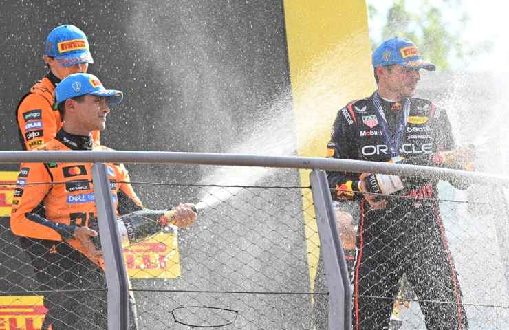 Norris Piastri e Verstappen festeggiano sul podio